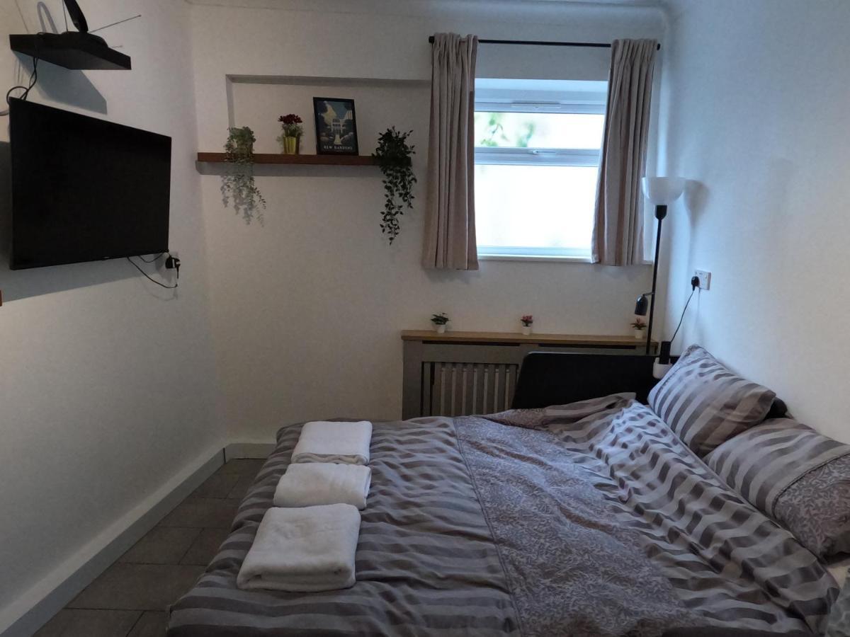 Studio Apartment In Kew Exterior foto